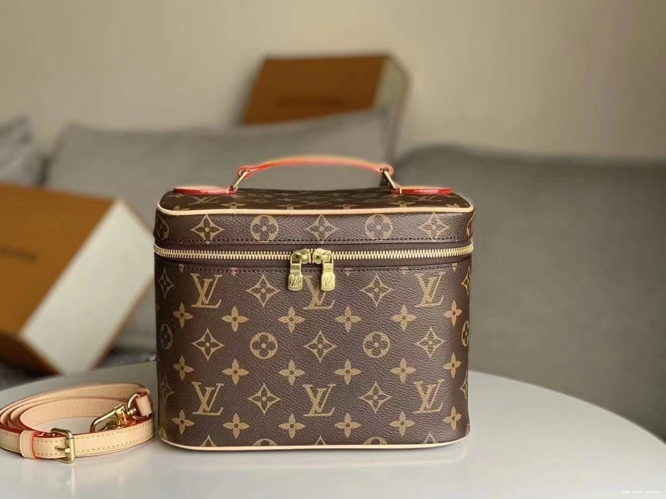 CUSTOM UP LV BAG MAKE VANITY 0820